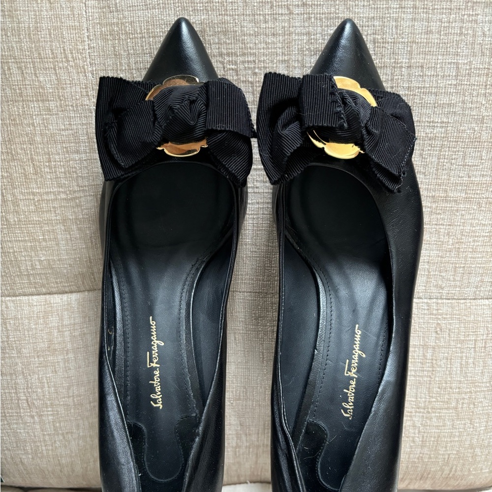 SALVATORE FERRAGAMO Black Bow Pump Heels 9 C Shoes